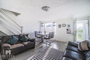 Lounge/Diner- click for photo gallery
